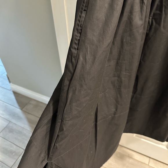 Elegant Black Midi Dress - Picture 6 of 6